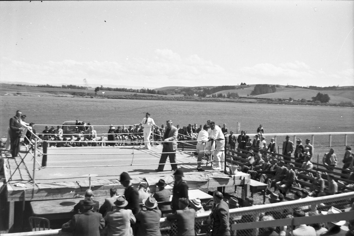 New Zealand out doors boxing tournament